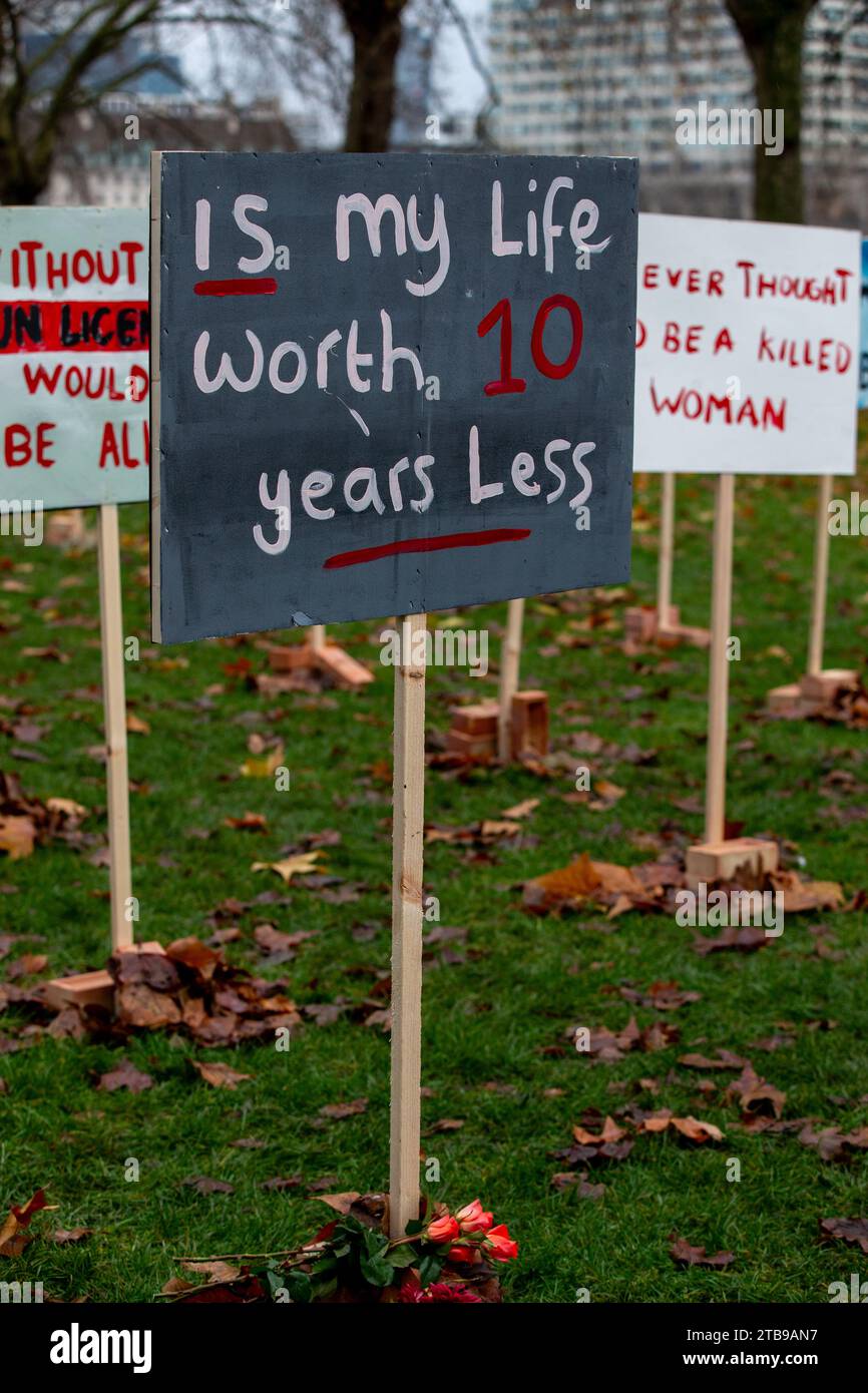 London, UK. 5th Nov, 2023. campaign group Killed Women demonstration in  Victoria Tower Gardens with placards in the ground for each women that has lost there life to Domestic violence to help reducing the number of women killed by men and education to tackle misogynistic attitudes as victims' families called for more action to stop fatal male Violence Credit: Richard Lincoln/Alamy Live News Stock Photo