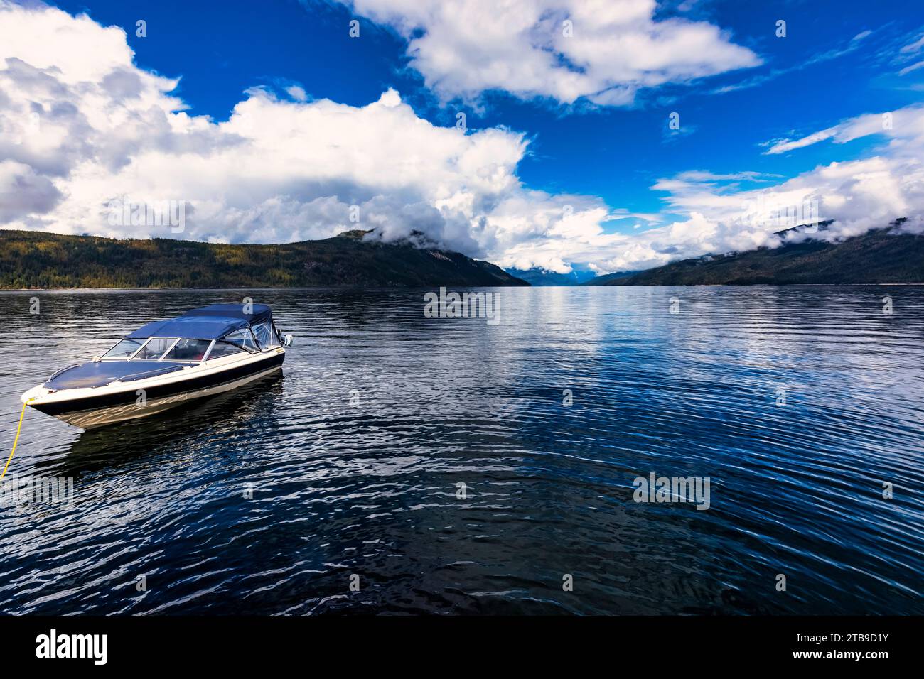 Small pleasure boat hi-res stock photography and images - Alamy