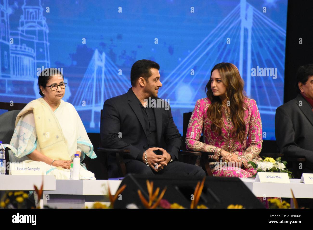 Kolkata, West Bengal, India. 5th Dec, 2023. Mamata Banerjee, Chief Minister of West Bengal (L), Bollywood star actor Salman Khan (M), and Bollywood actress Sonakshi Sinha at the inaugural function of the 29th edition of the Kolkata International Film Festival (KIFF 29), organized by the Information and Cultural Affairs Department, Government of West Bengal, which is scheduled to be held between 5 - 12 December, 2023 in Kolkata, the cultural capital of the State of West Bengal. this festival is accredited by the International Federation of Film Producers' Association or FIAPF. (Credit Image: Stock Photo