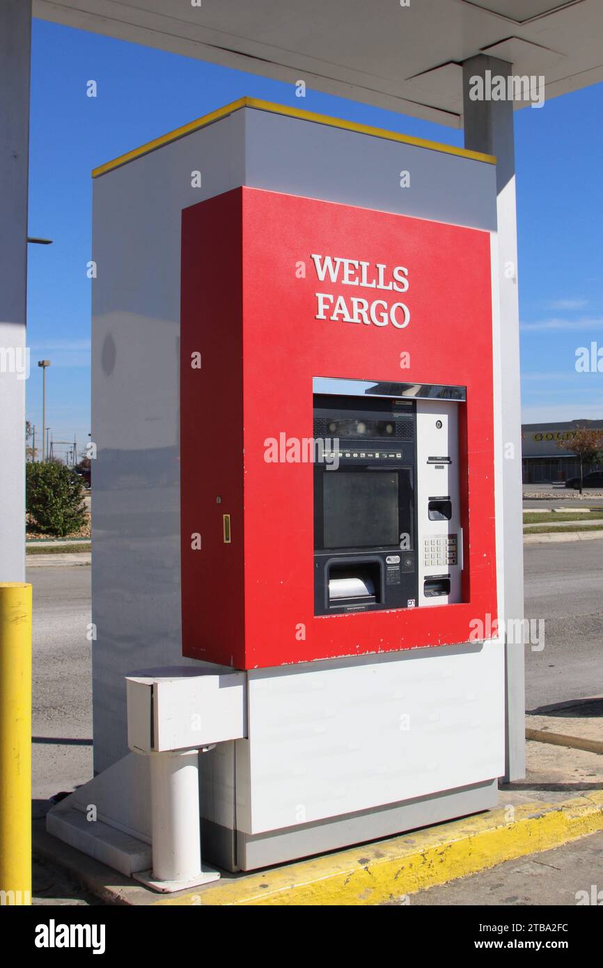 Bank customers hi hires stock photography and images Alamy