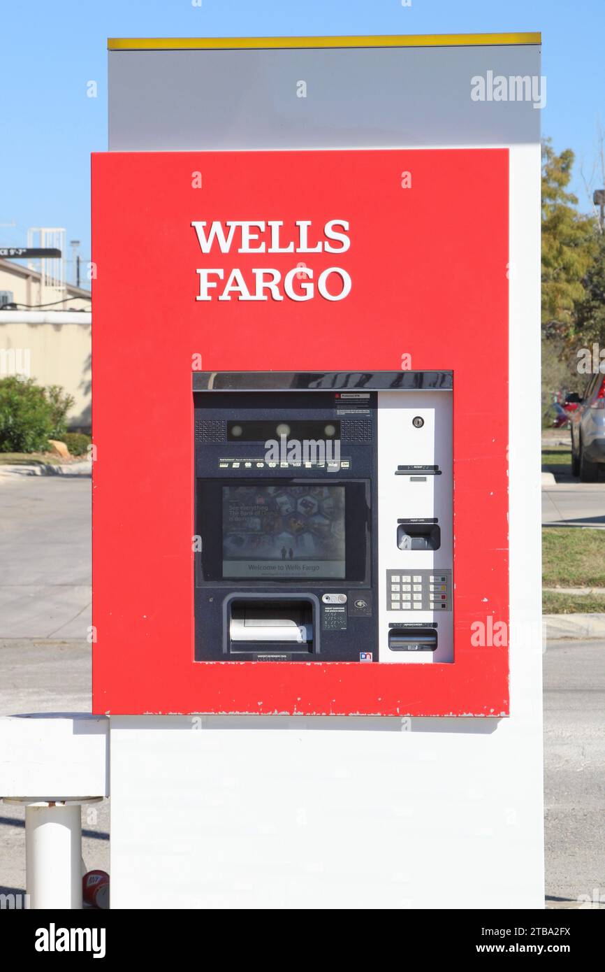 Bank customers hi hires stock photography and images Alamy