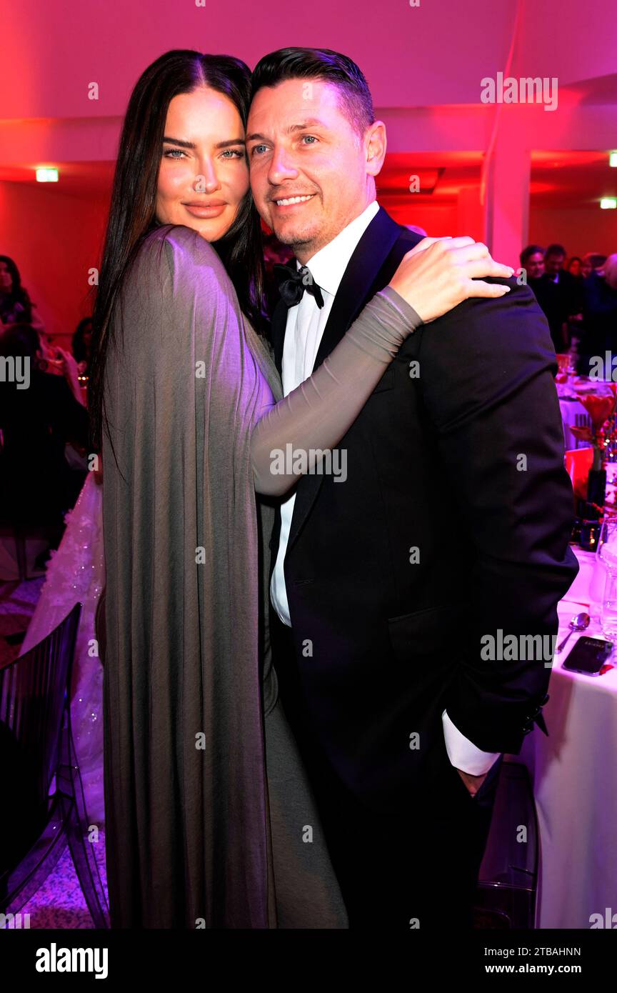 Adriana Lima mit Partner Andre Lemmers beim Mon Cheri Barbara Tag 2023