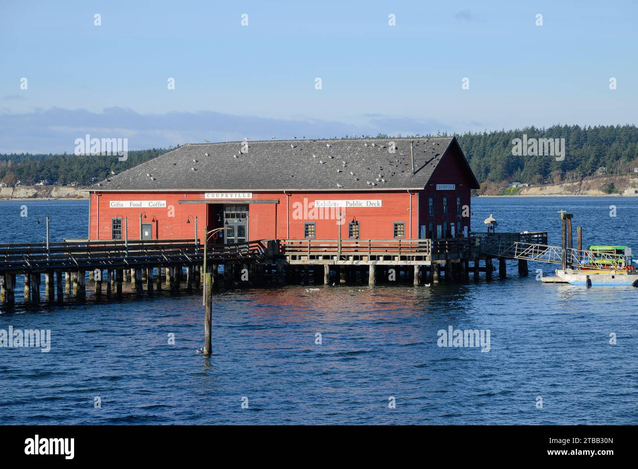 Landing wharf hires stock photography and images Alamy