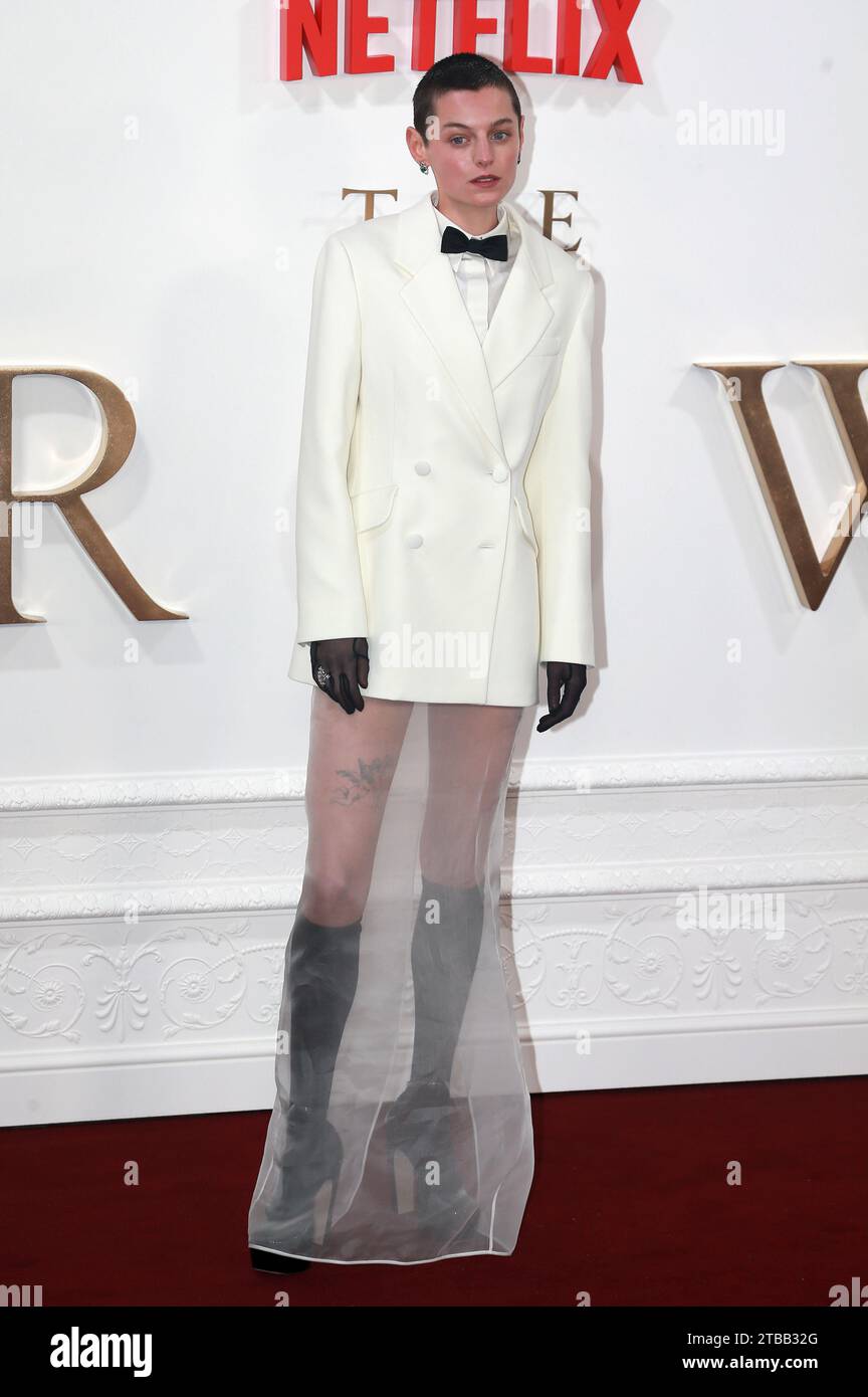 Emma corrin 2023 hi-res stock photography and images - Alamy