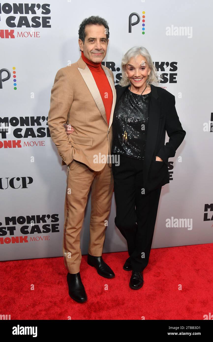 Tony Shalhoub and Brooke Adams Stock Photo - Alamy