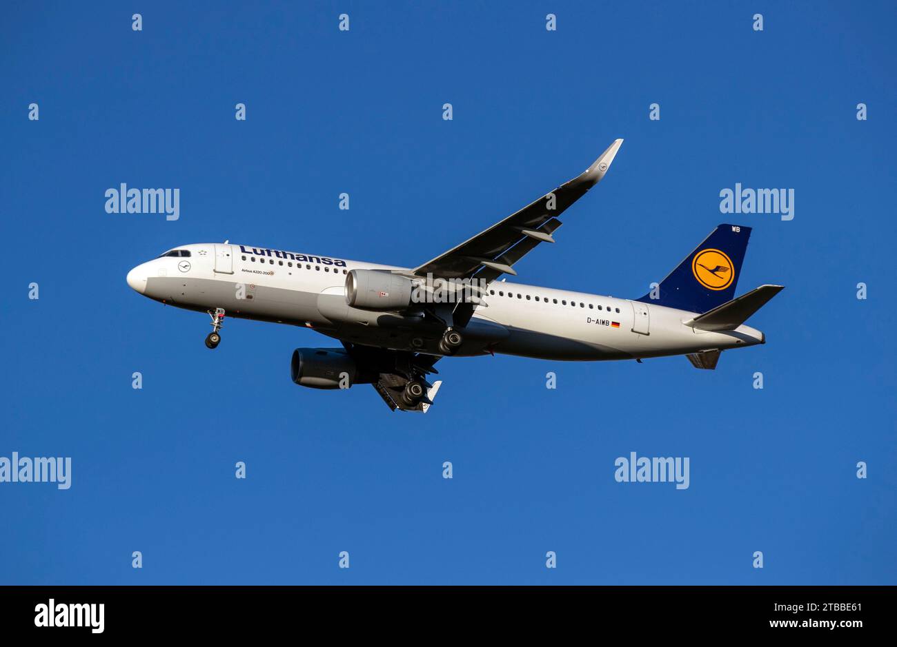 File photo dated 05/02/19 of A Lufthansa Airbus A320 plane prior to landing at Heathrow Airport in West London. Adverts for Air France, Lufthansa and Etihad have been banned for giving consumers a misleading impression of the airlines' environmental credentials. Stock Photo