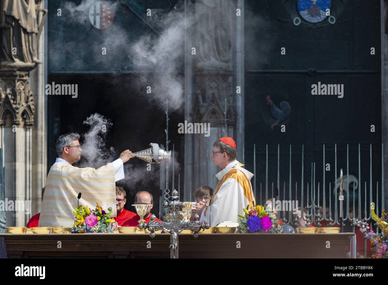 Corpus Christi procession on Roncalliplatz at Cologne Cathedral with Archbishop Rainer Maria Cardinal Woelki, Cologne, North Rhine-Westphalia, Germany Stock Photo