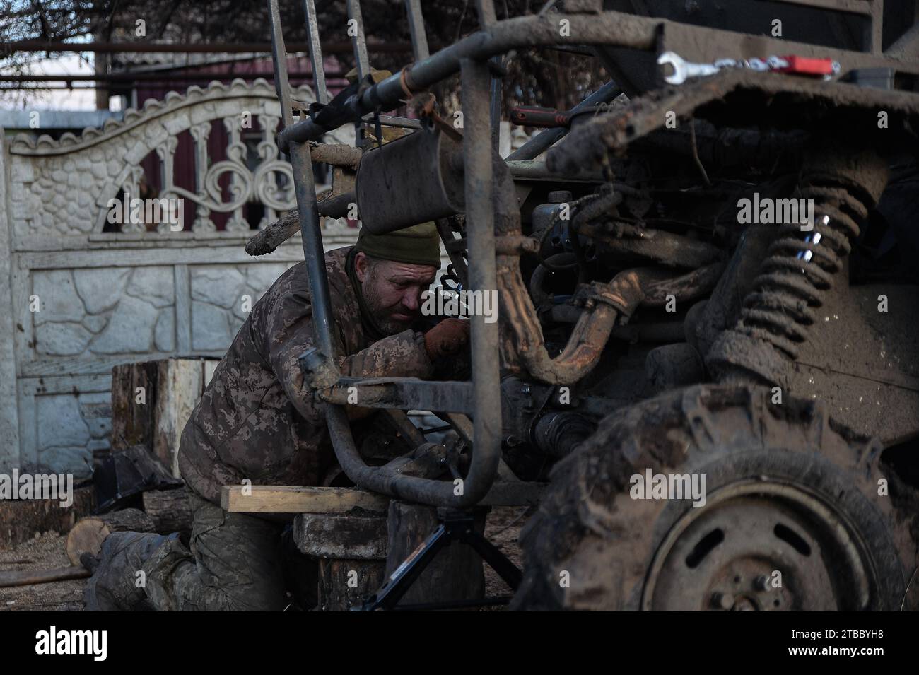 American soldiers rescuing wounded hi-res stock photography and images ...