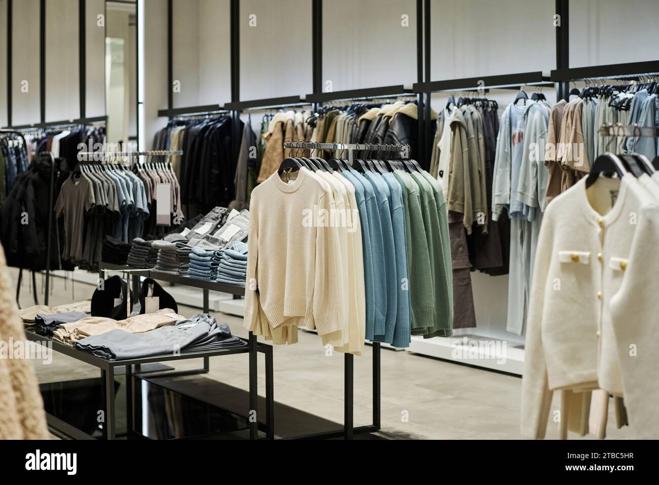 Trendy fast fashion hi-res stock photography and images - Alamy