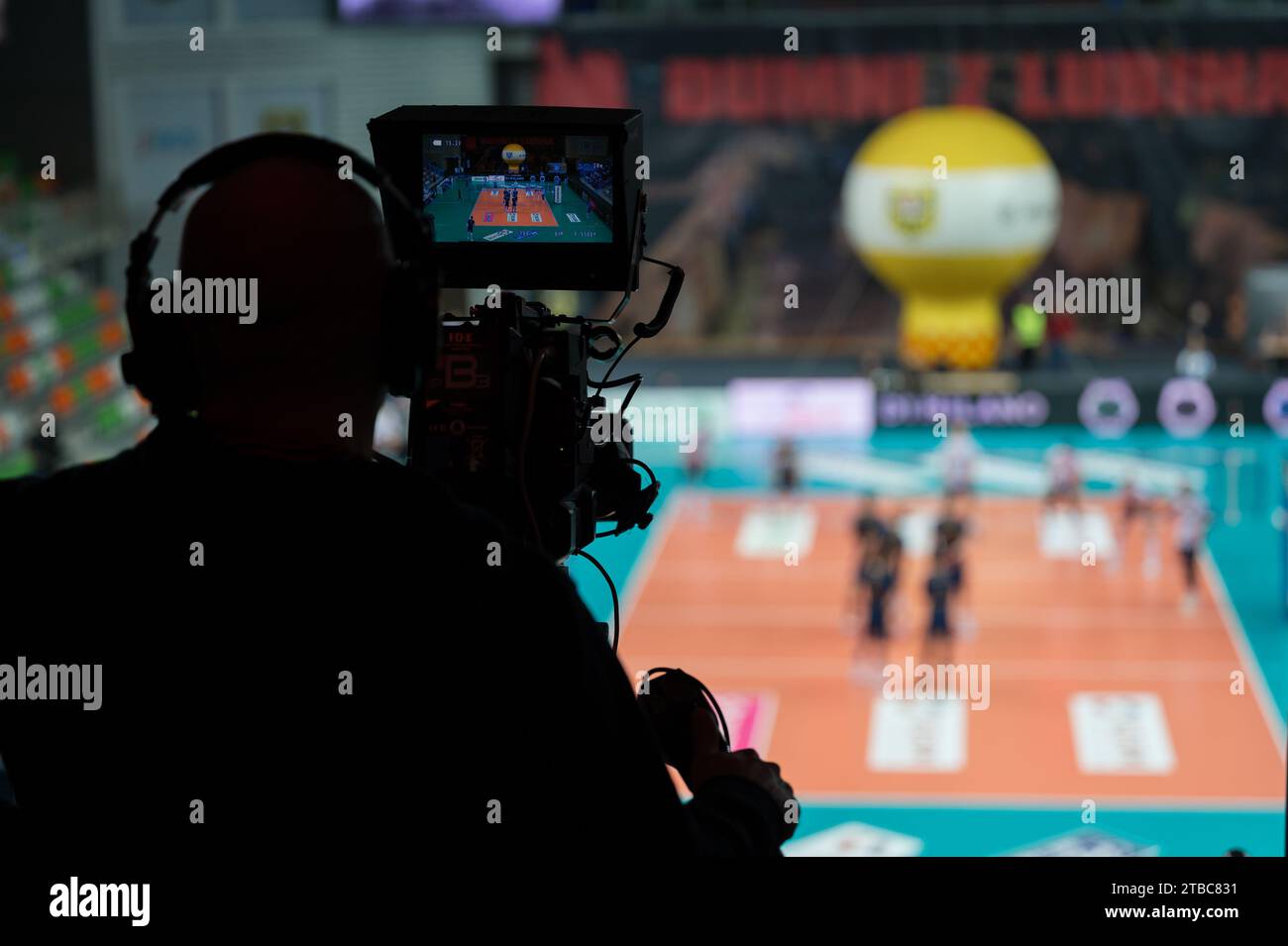 LUBIN, POLAND - JANUARY 16, 2023: Men's Volleyball Polish PlusLiga match Cuprum Lubin vs Projekt Warszawa 0-3. Professional TV camera. Stock Photo