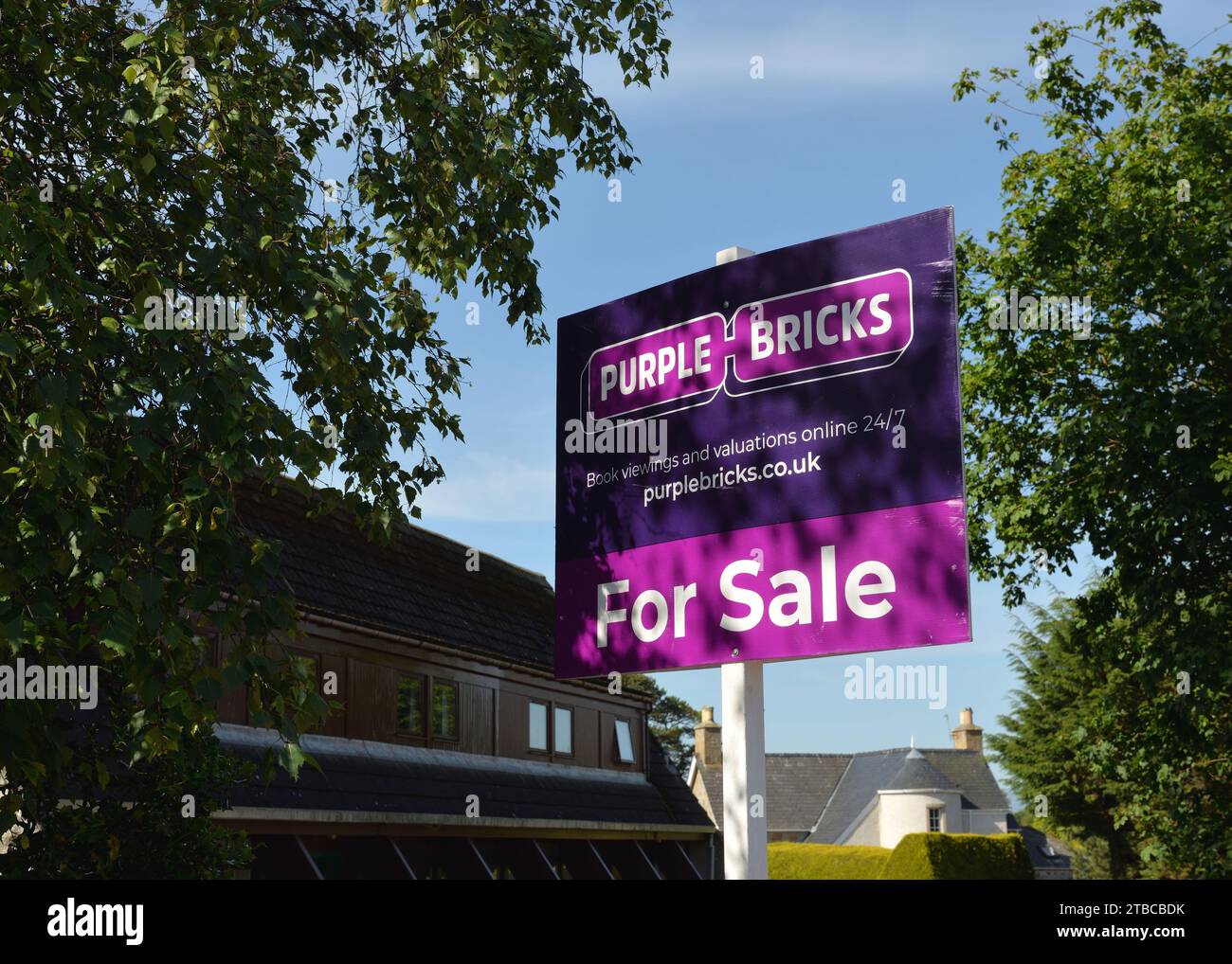 Purple bricks hires stock photography and images Alamy