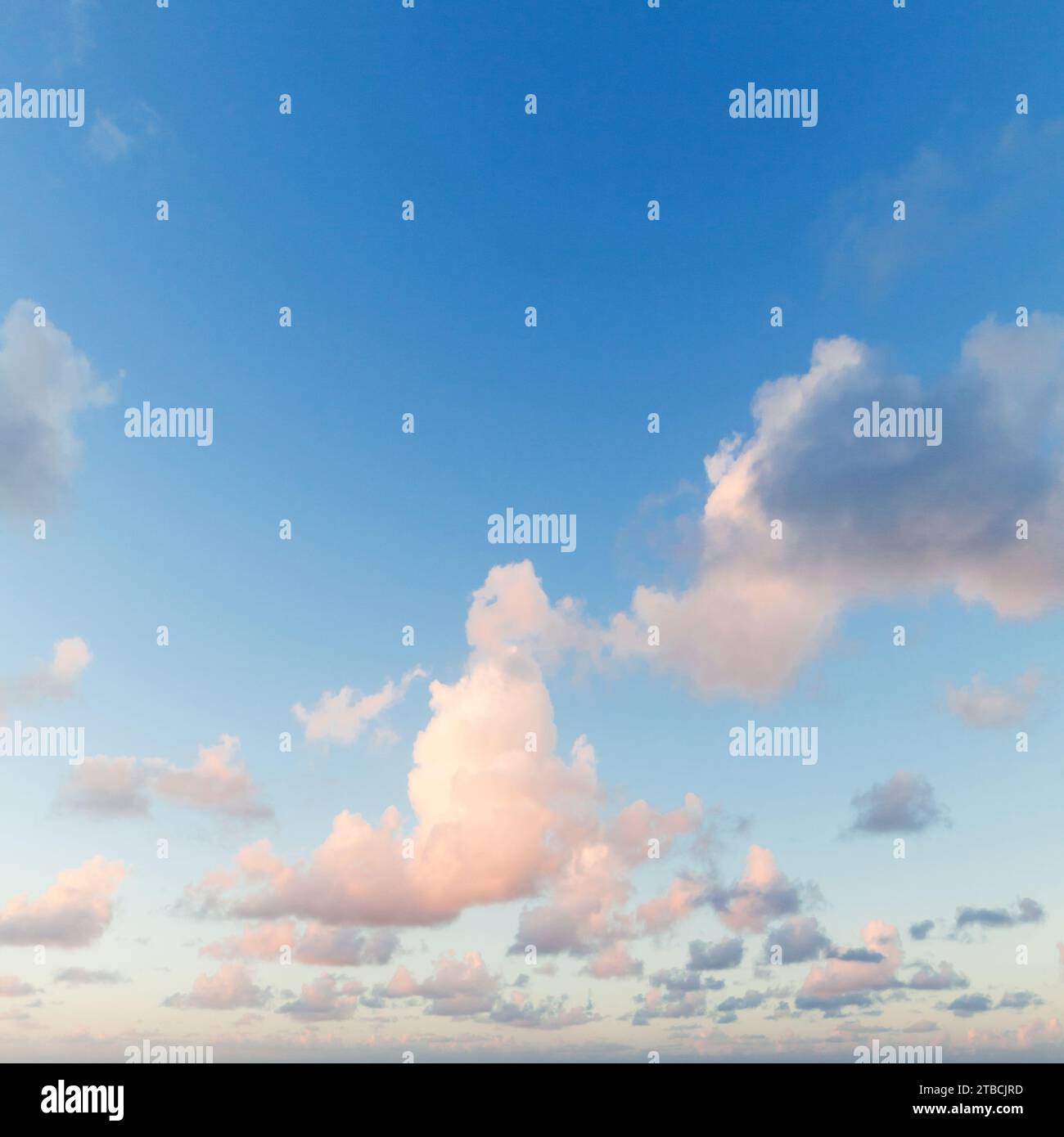 Early morning sky background cloudscape hi-res stock photography and ...
