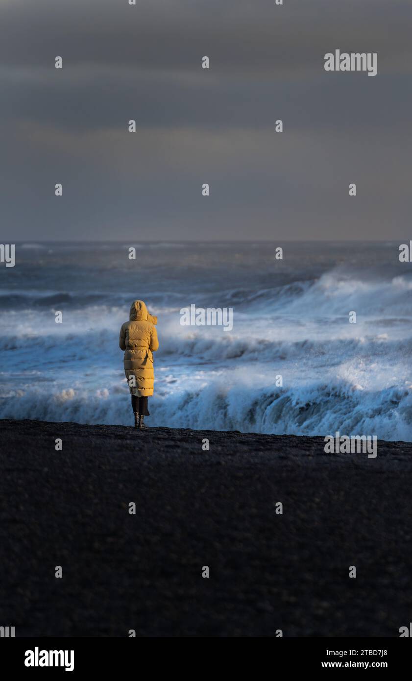 Dramatic black woman hi-res stock photography and images - Alamy