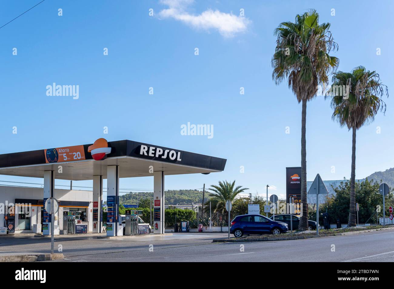 Felanitx, Spain; november 19 2023: General view of a gas station of the Spanish multinational company Repsol on a sunny morning. Felanitx, island of M Stock Photo