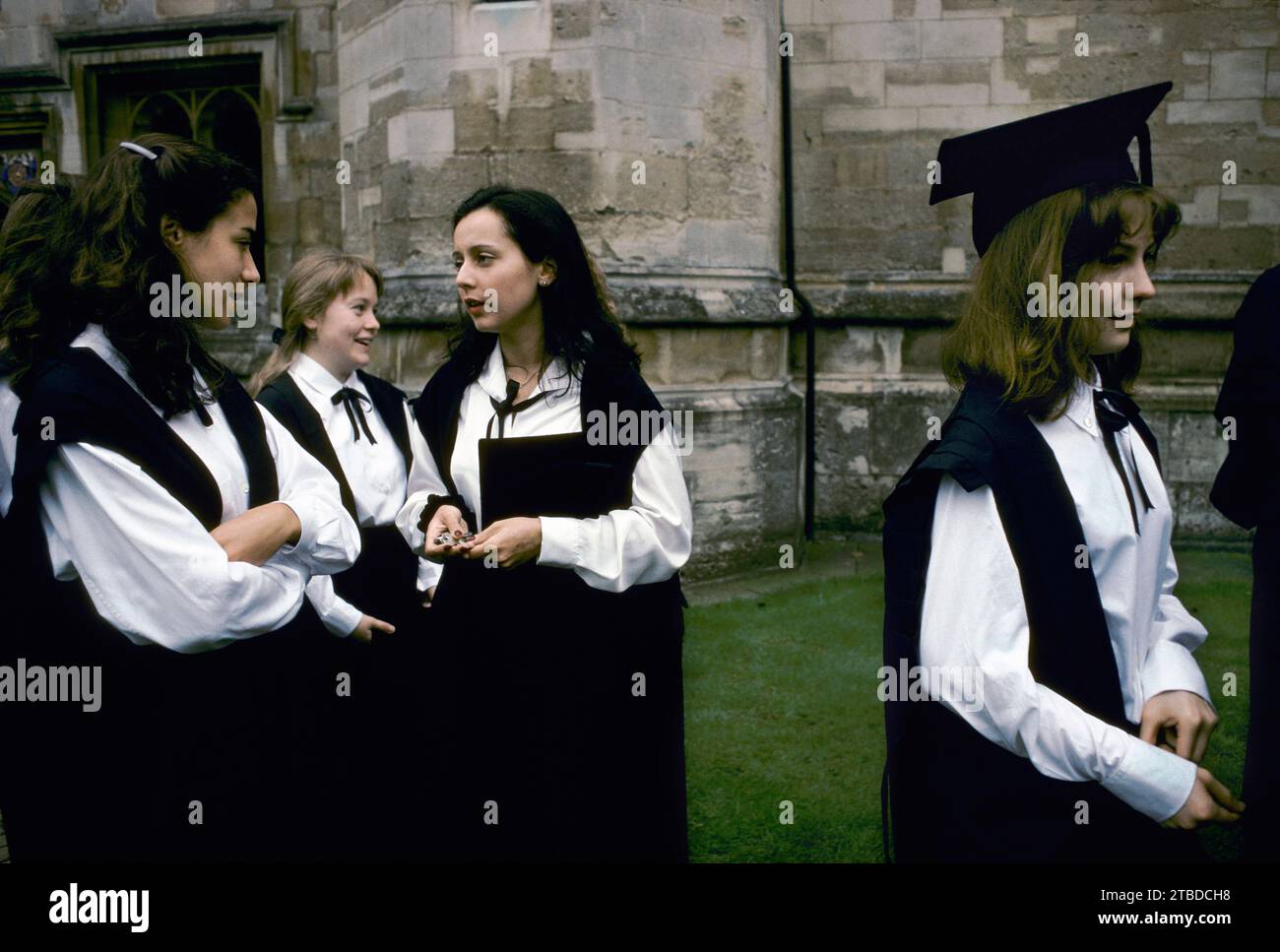 Freshers Week 1990s UK. Oxford University, Magdalen College student