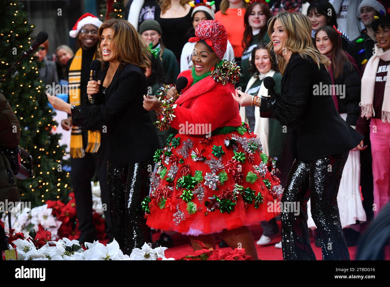 Hoda Kotb, Cheryl Porter and Jenna Bush Hager perform during "A