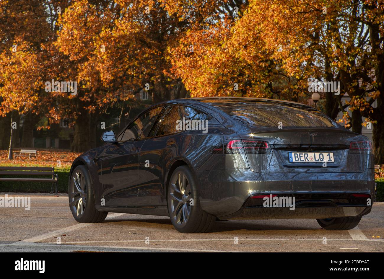 Tesla Model S Plaid 1020 hp and 2.1 seconds to 100 km per hour