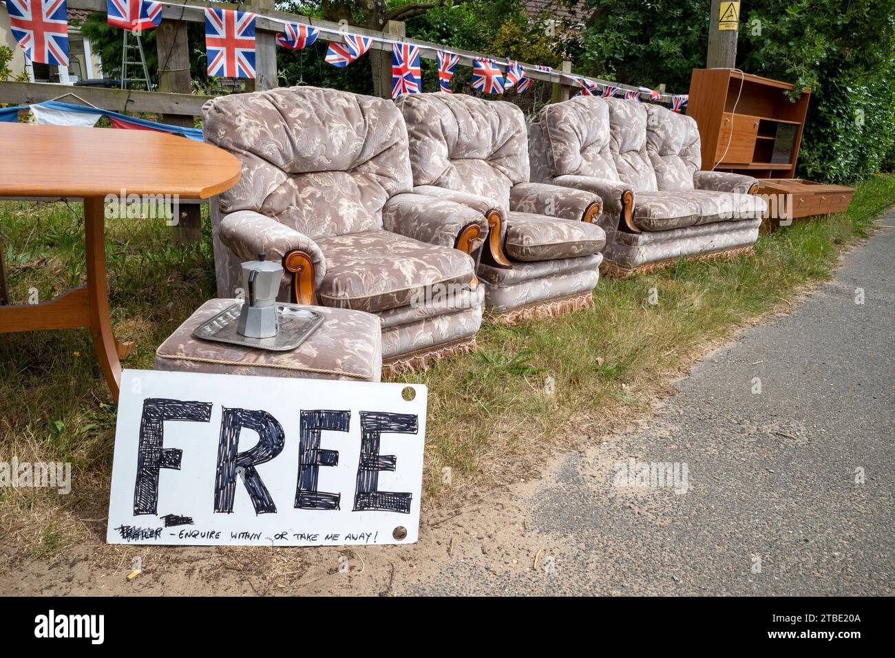 Roadside furniture hi res stock photography and images Alamy