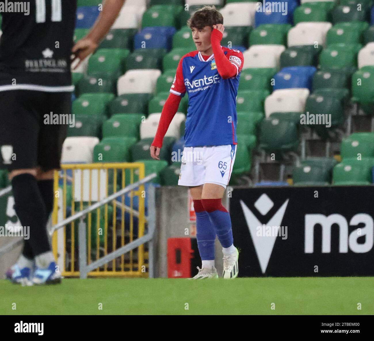 Windsor Park, Belfast, Northern Ireland, UK. 25th Nov 2023. Sports Direct Premiership – Linfield v Ballymena United. Linfield footballer, football player Ceadach O'Neill Stock Photo