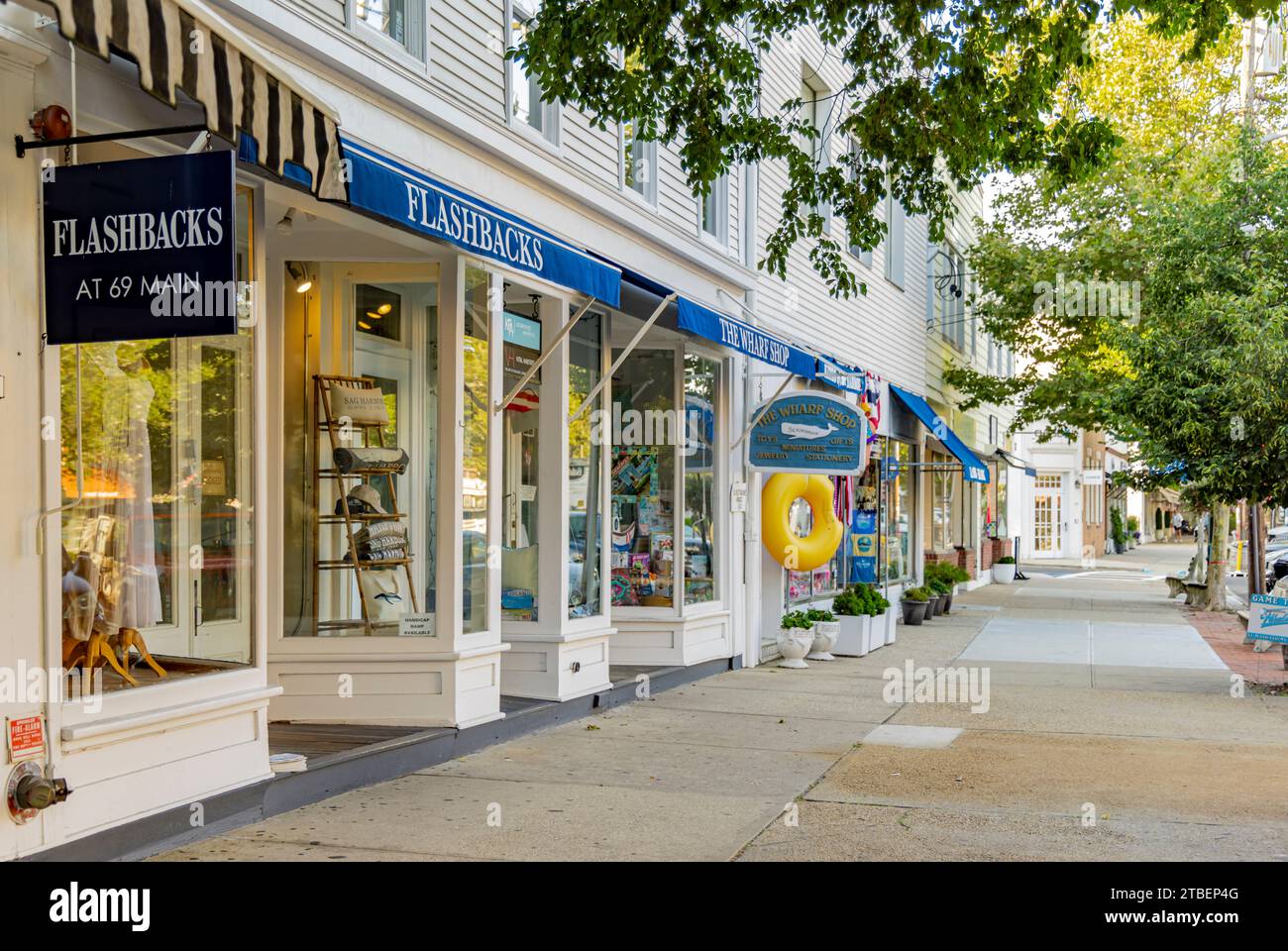 Windows awnings hires stock photography and images Alamy