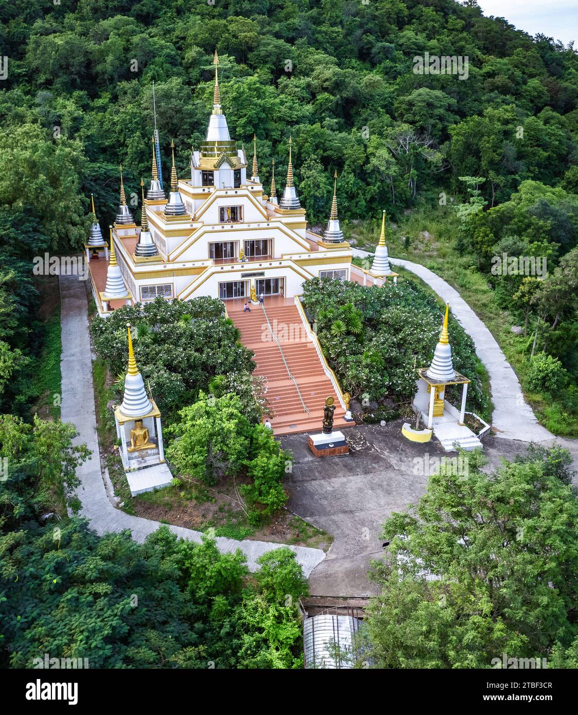 Wat Tham Khao Prang Hi res Stock Photography And Images Alamy