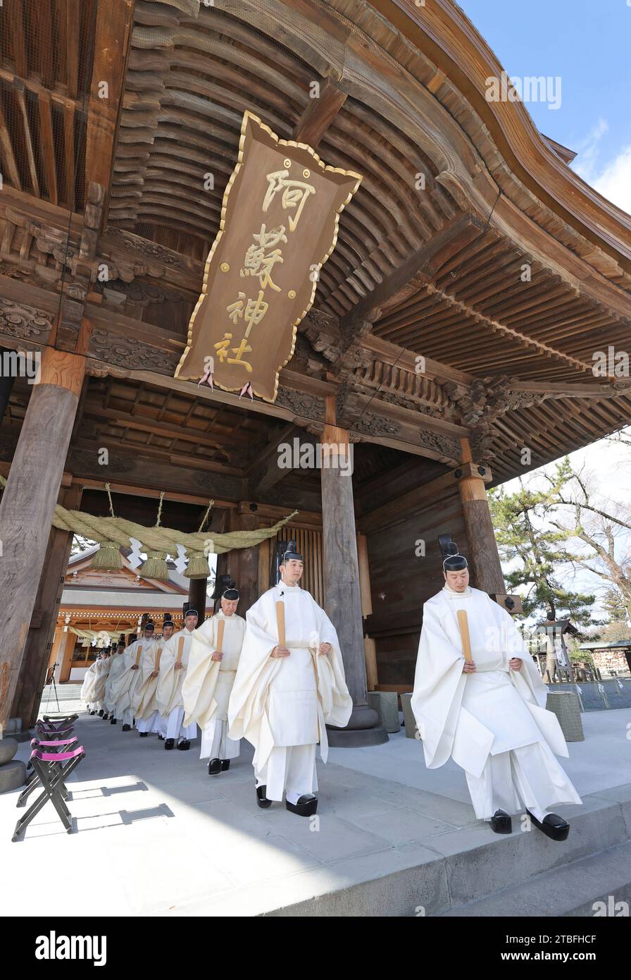 The twostoried gate of Aso Shrine is restored in Aso City, Kumamoto Prefecture on December 7