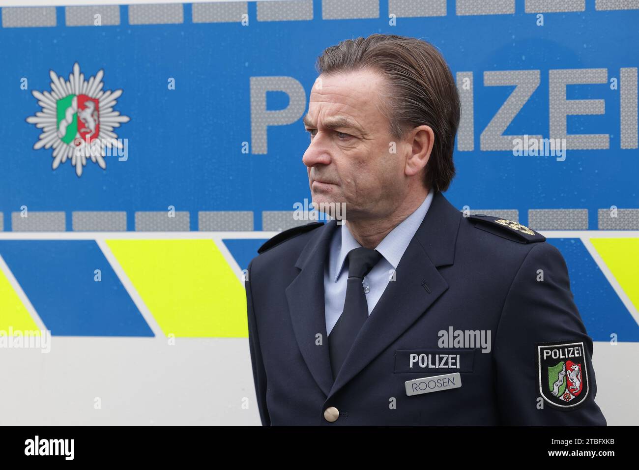 Duisburg, Germany. 06th Dec, 2023. Thomas Roosen, head of the state police headquarters, at a meeting about the new mobile video surveillance trailer in Duisburg. Credit: David Young/dpa/Alamy Live News Stock Photo