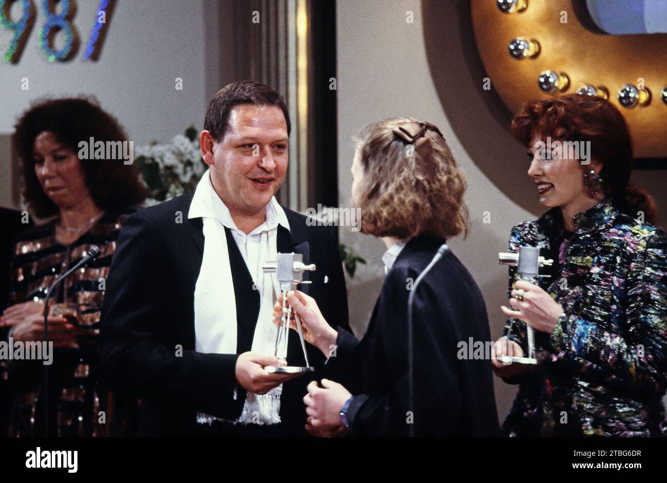 Diether Krebs, deutscher Schauspieler, Kabarettist und Komiker, erhält für seine Sketchserie