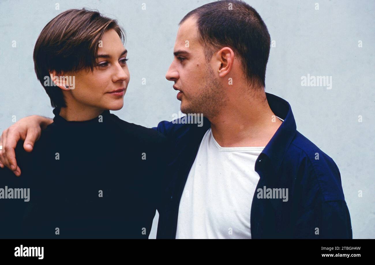 Film: Im Juli, Jahr 2000, Fototermin mit den Hauptdarstellern Christiane Paul und Moritz Bleibtreu. Fatih Akin Film: Im Juli, Year 2000, photo call with both leading actors: Christiane Paul and Moritz Bleibtreu. Stock Photo