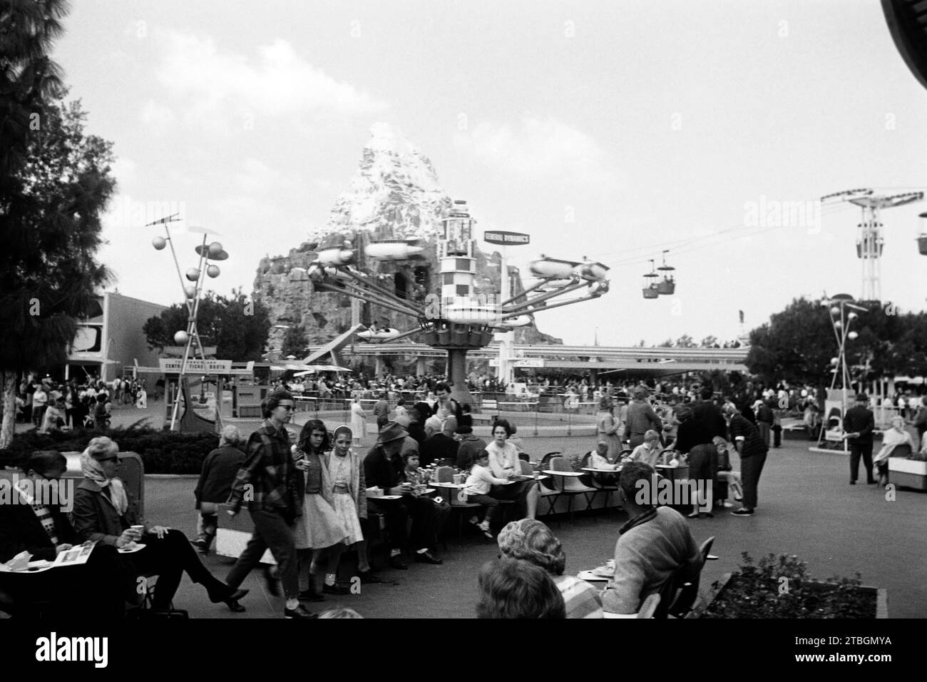 Skyway disneyland hi-res stock photography and images - Alamy