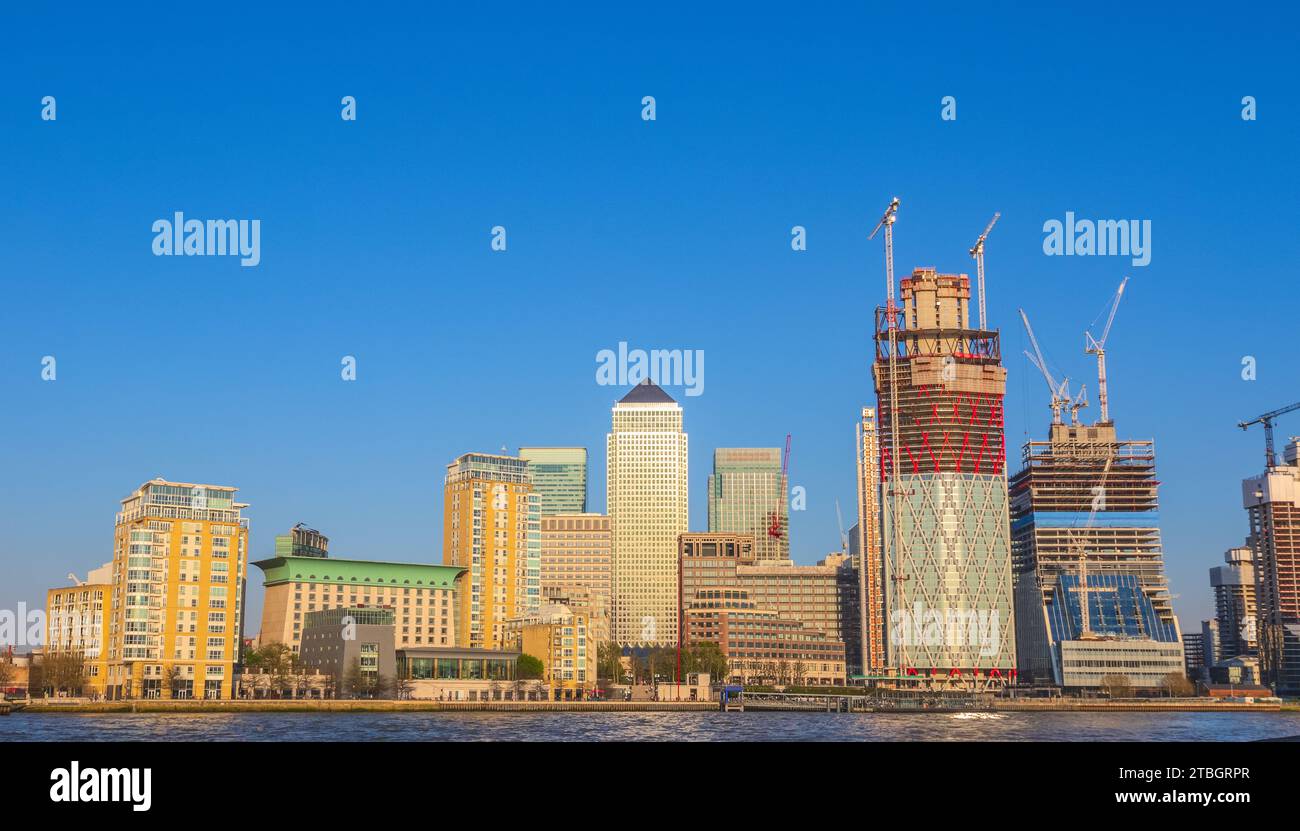 View canary wharf construction hi-res stock photography and images - Alamy