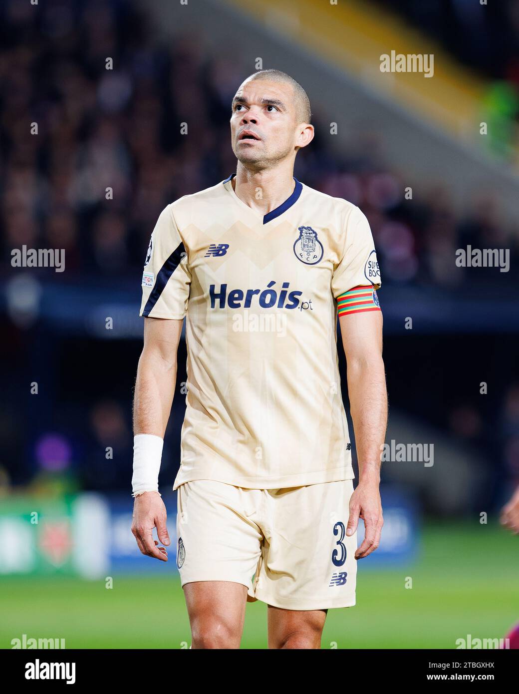 BARCELONA - NOV 28: Pepe in action during the Champions League match ...
