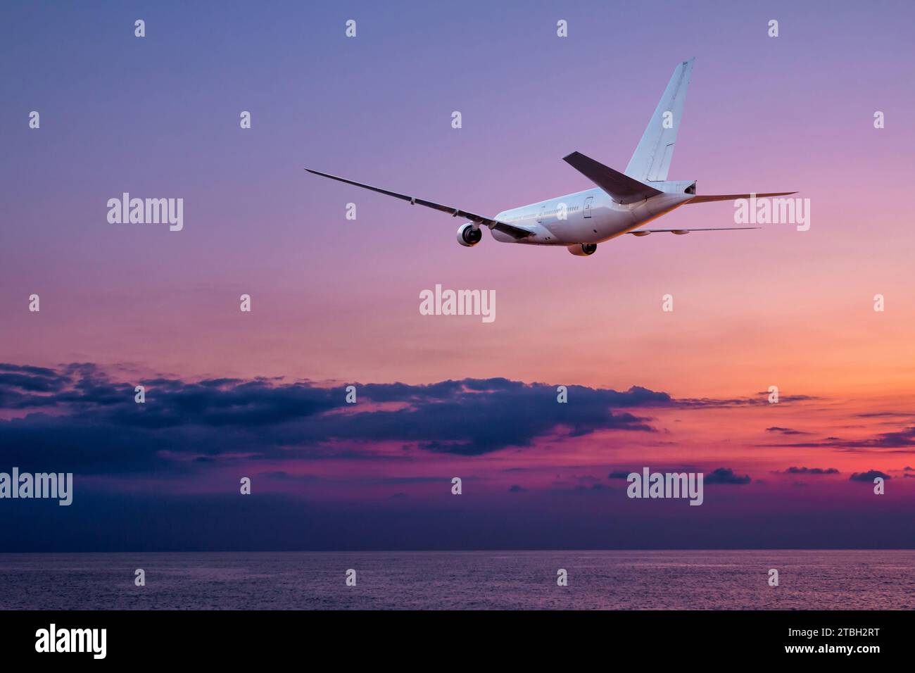 Large passenger airplane takes off hi-res stock photography and images ...