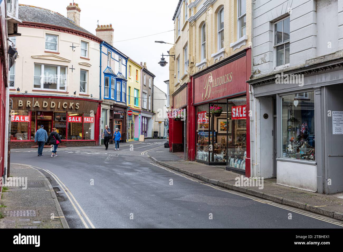 high-street-bideford-devon-england-hi-res-stock-photography-and-images