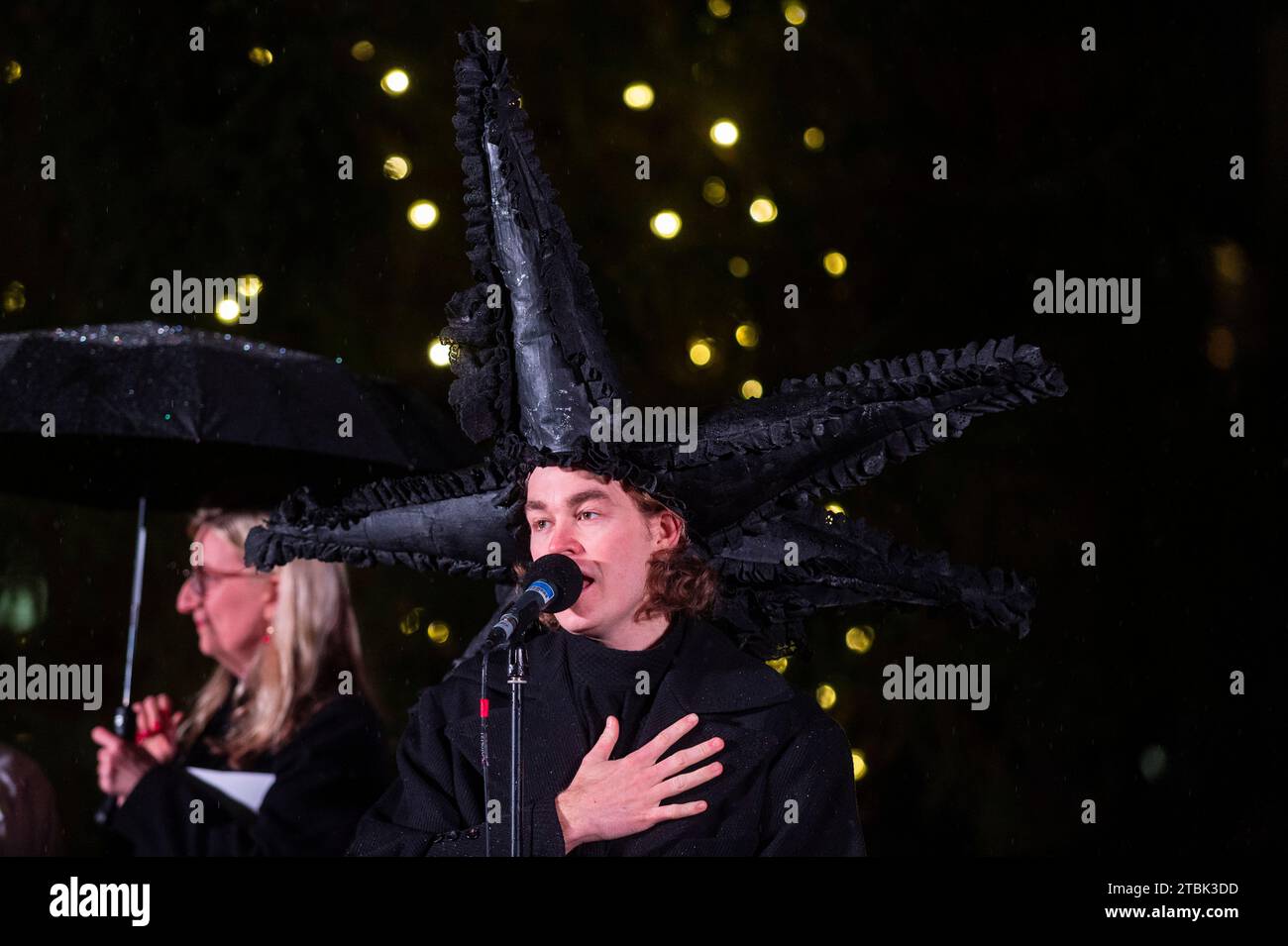 London, UK. 7 December 2023. Norwegian singer Metteson performs at the