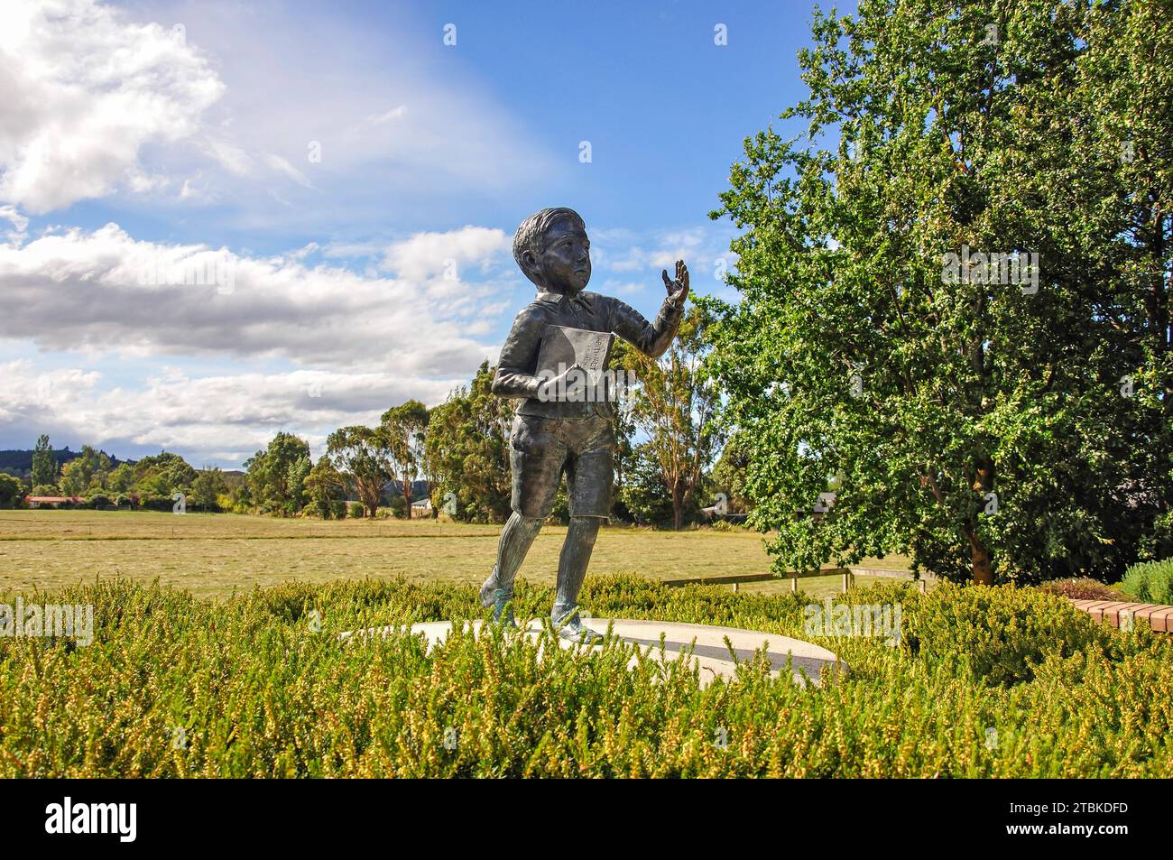 Statue of Ernest Rutherford (New Zealand physicist) at Birthplace Memorial, Brightwater, near Nelson, Tasman Region, South Island, New Zealand Stock Photo