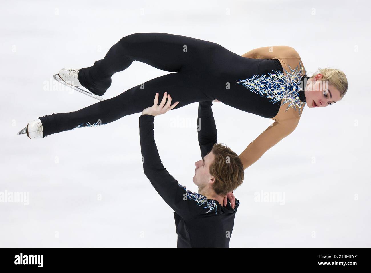 (231208) ZAGREB, Dec. 8, 2023 (Xinhua) Sofiia Holichenko (top