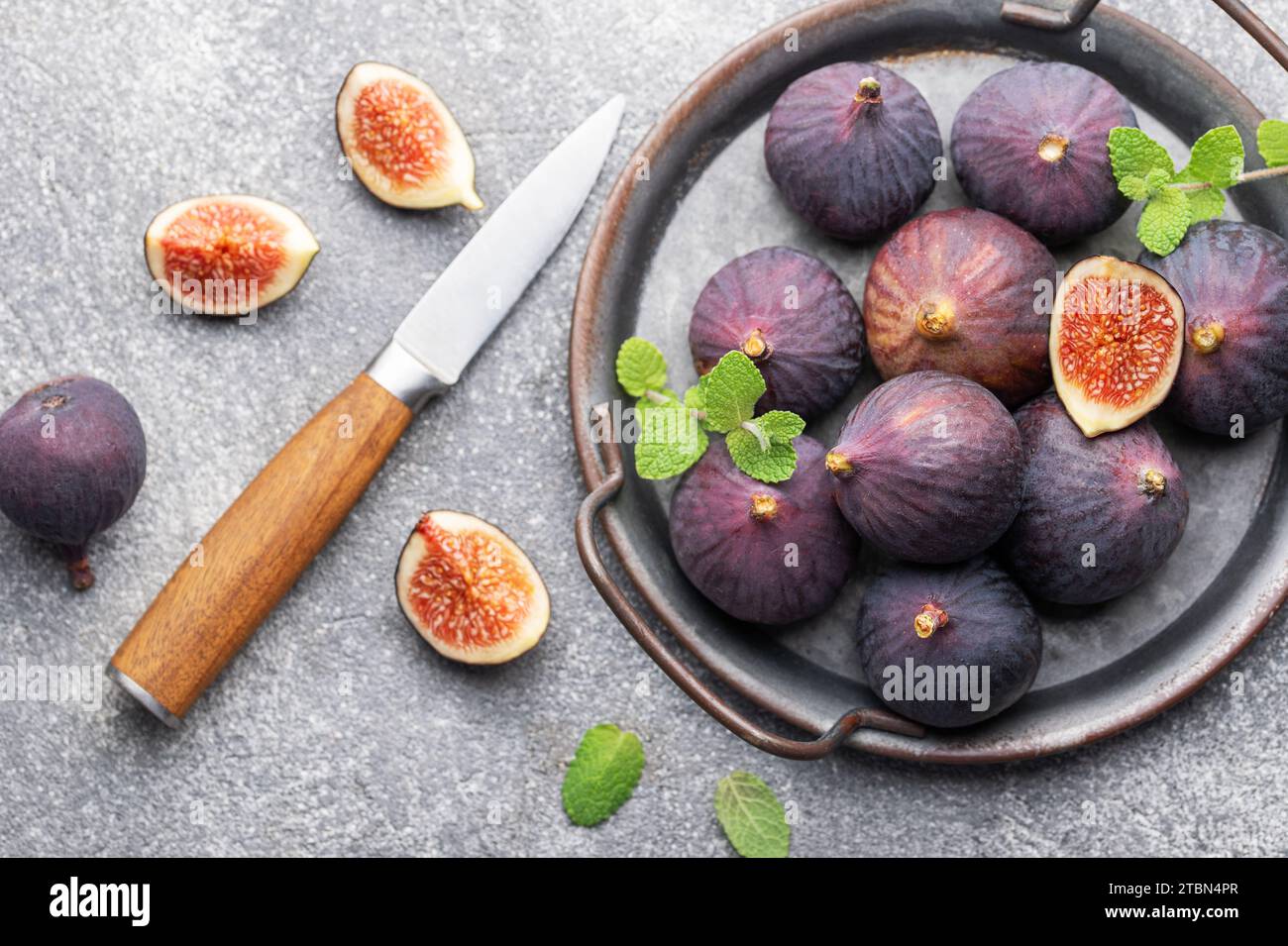 Fresh Ripe Figs Whole and sliced fresh ripe figs Stock Photo - Alamy