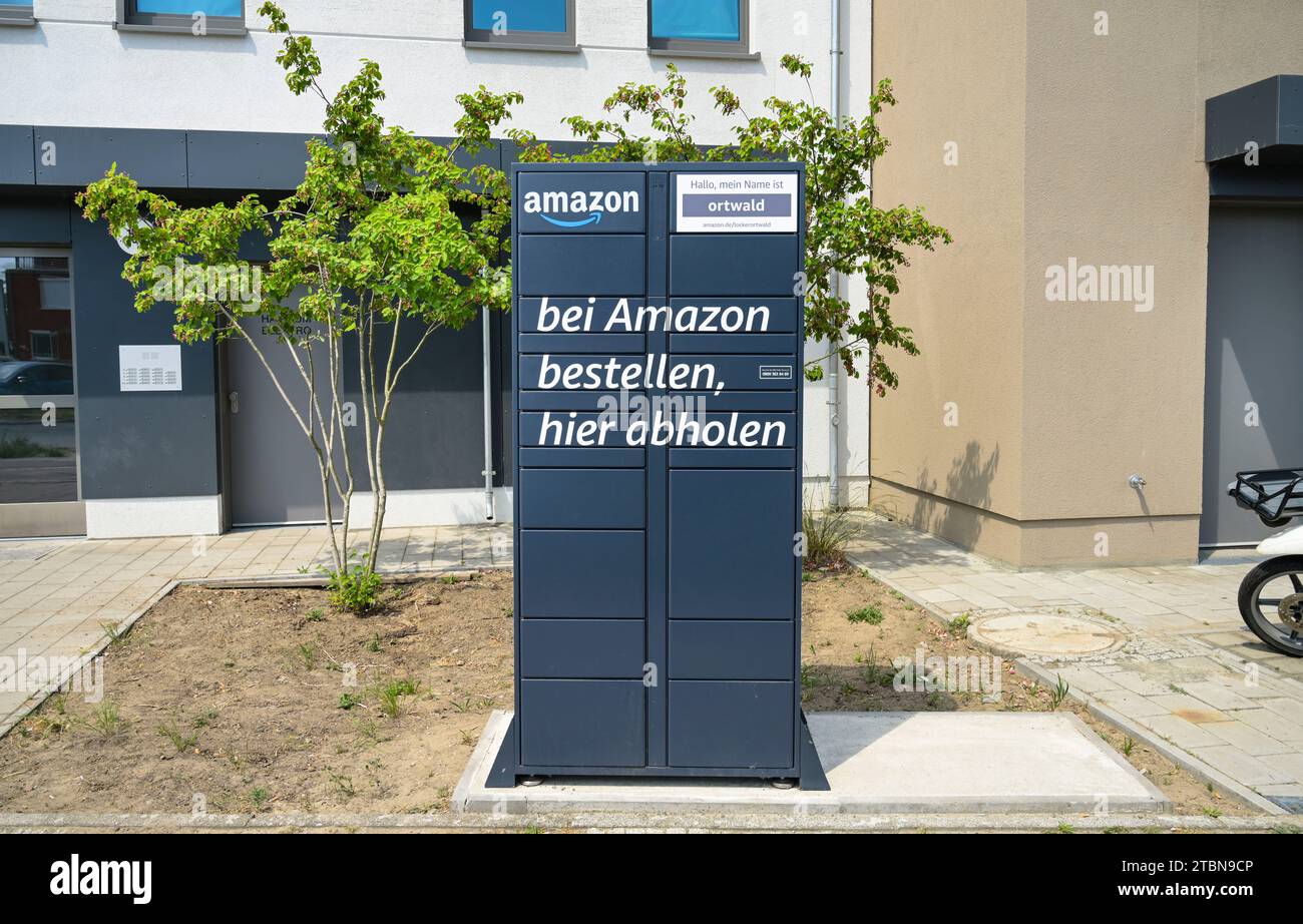 Amazon Locker, Abholstation, Haselhorst, Spandau, Berlin, Deutschland *** Local Caption *** , Berlin, Deutschland Stock Photo