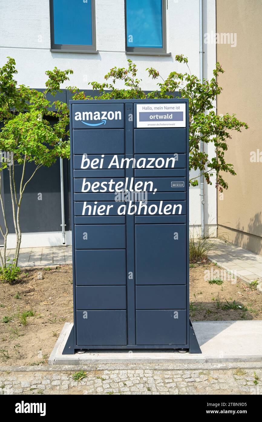 Amazon Locker, Abholstation, Haselhorst, Spandau, Berlin, Deutschland *** Local Caption