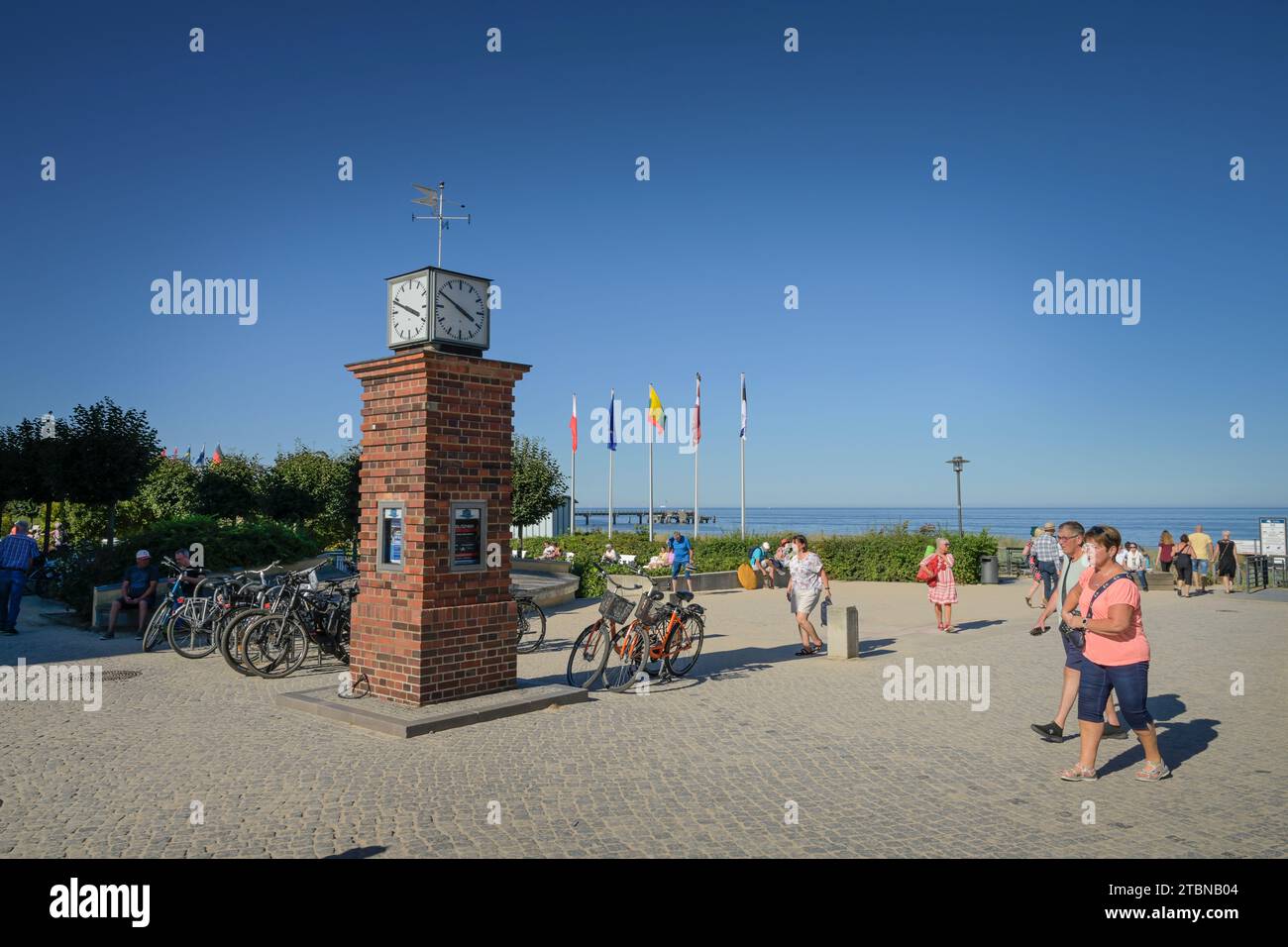 Uhr, Strandpromenade, Bansin, Usedom, Mecklenburg-Vorpommern, Deutschland Stock Photo