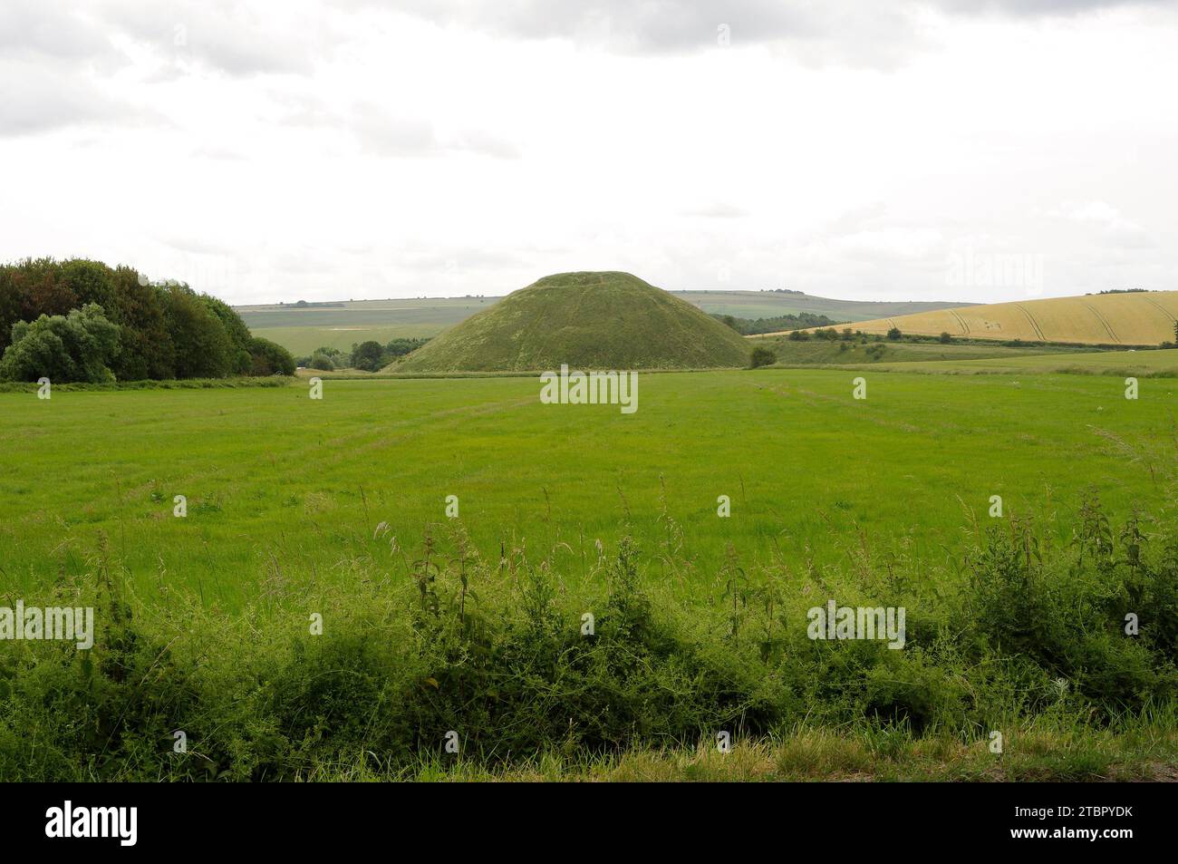 SILBURY HILL, AVEBURY, WILTSHIRE, ENGLAND Stock Photo