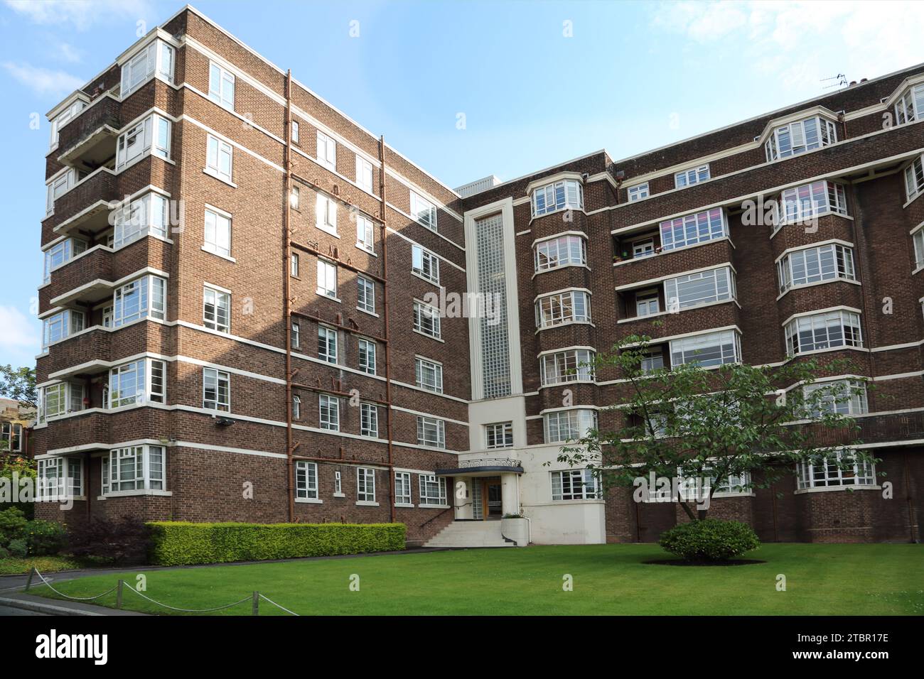 Exterior of Art Deco Style Kelvin Court Architect James Newton Fatkin