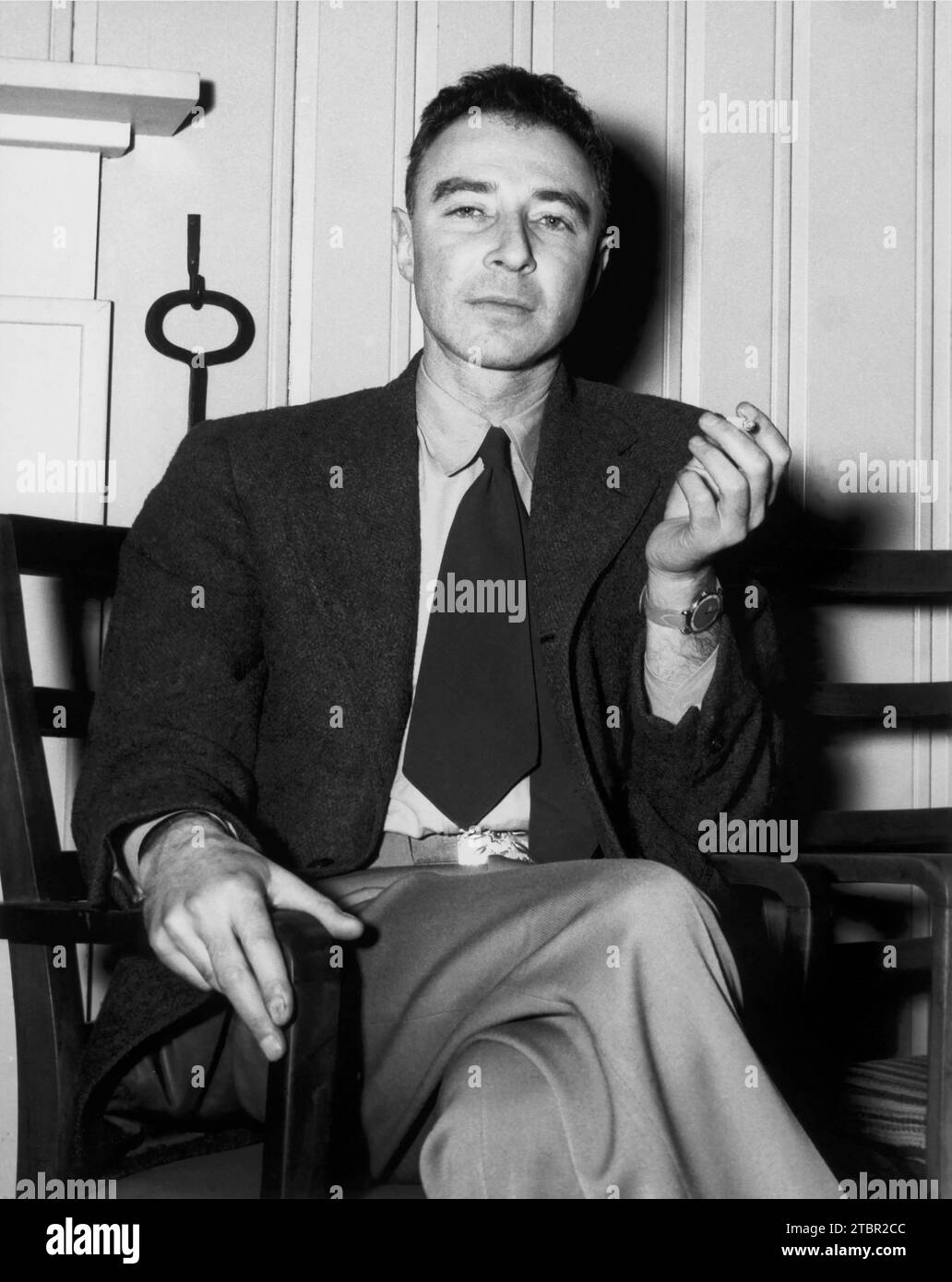 how many cigarettes did oppenheimer smoke J. Robert Oppenheimer smoking a cigarette at the Guest Lodge, Oak Ridge,  Tennessee. c. 1946 Stock Photo