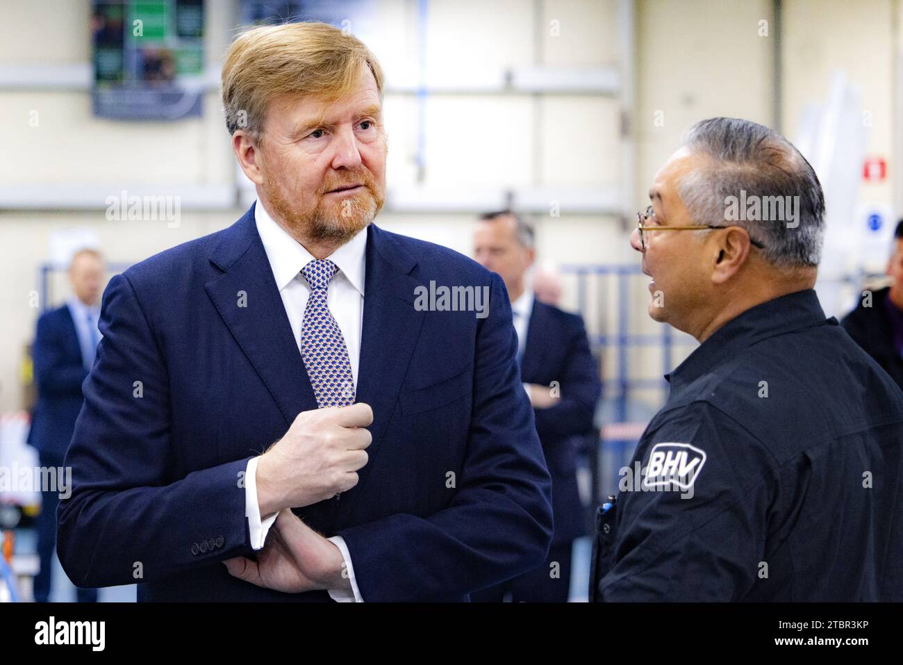 EDAM - King Willem-Alexander during a visit to the new building of Koninklijke Boon Edam. The family business, which specializes in the supply of turnstile doors, security doors and locks, access gates and passage locks to customers all over the world, celebrates its 150th anniversary this year. ANP RAMON VAN FLYMEN netherlands out - belgium out Stock Photo