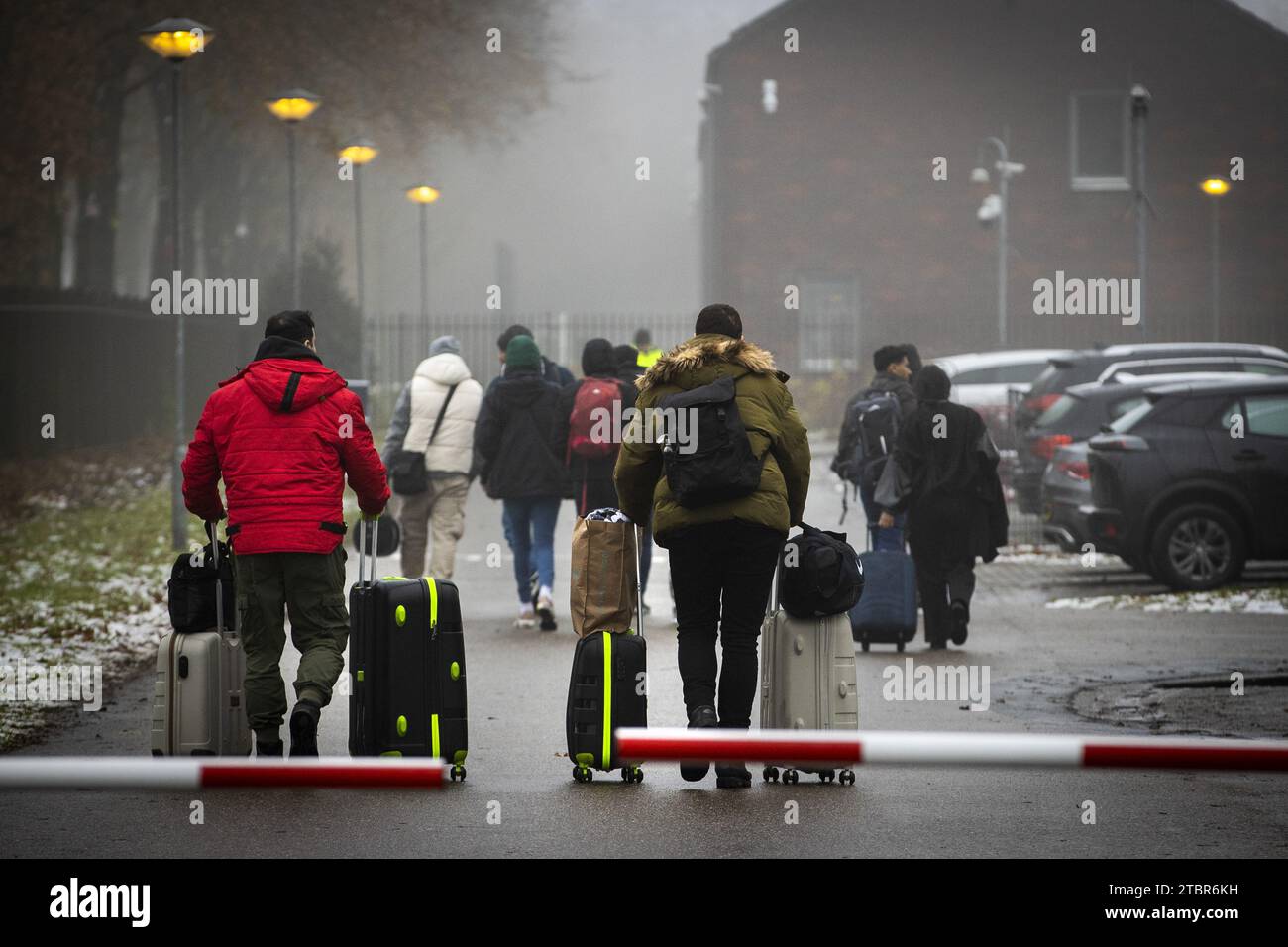 Ind asylum seeker hires stock photography and images Alamy