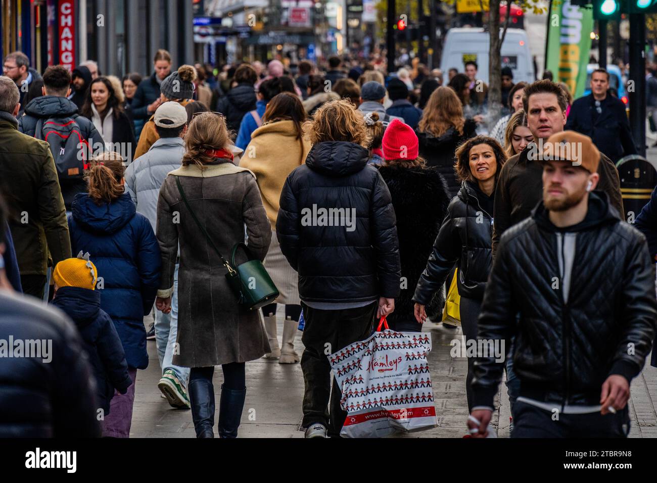 London, UK. 8th Dec, 2023. There are plenty of people out shopping on