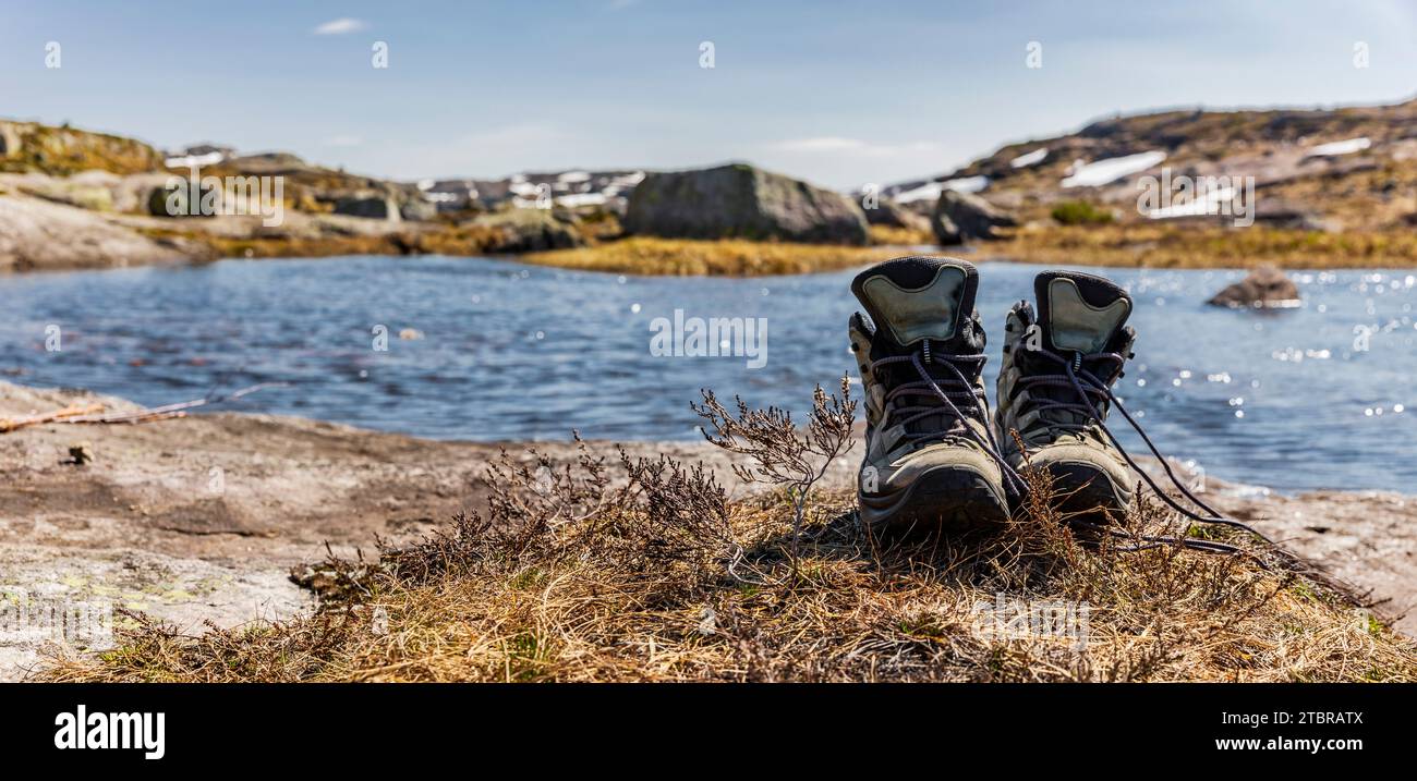 Hikers boots on mountains hi-res stock photography and images - Alamy