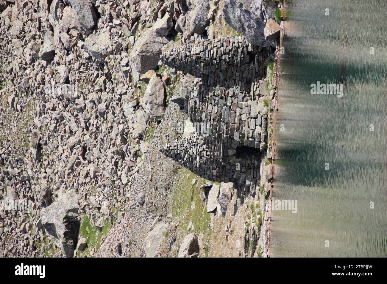 Hundstaller See (2289m), with the Temple of Apollo, hiking tour near Inzing, Innsbruck Land, Stubai Alps, Tyrol, Austria Stock Photo