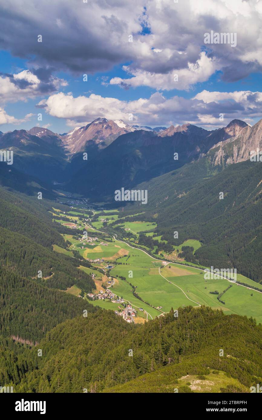 Italy, South Tyrol, province of Bolzano, elevated view of Val di Vizze / Pfitscher Tal Stock Photo